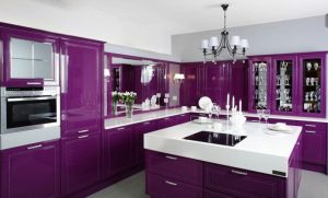 Bucatarii la moda de culoare violet